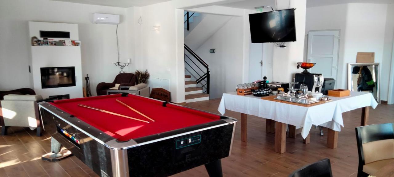 Casa Comilor Bed & Breakfast Surdesti  Luaran gambar
